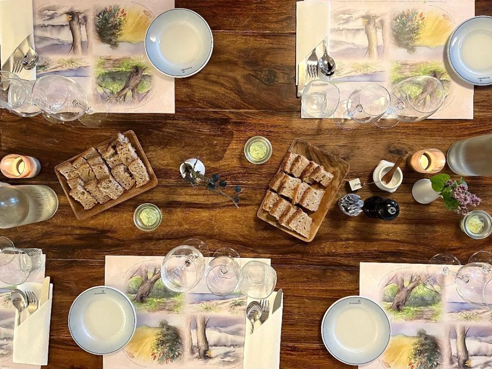 Dækket bord set ovenfra