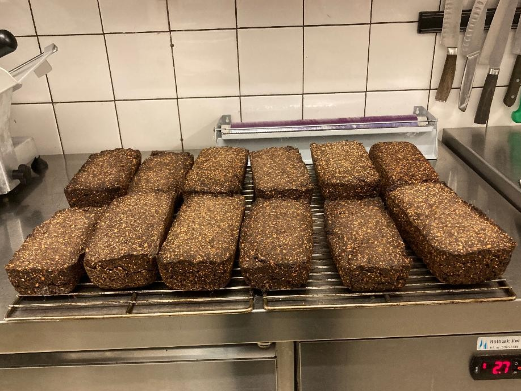 Nybagt rugbrød